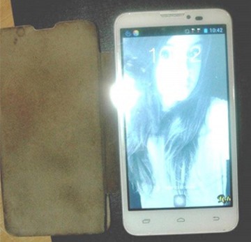 A furat telefoanele mobile ale unei vecine, la Adamclisi
